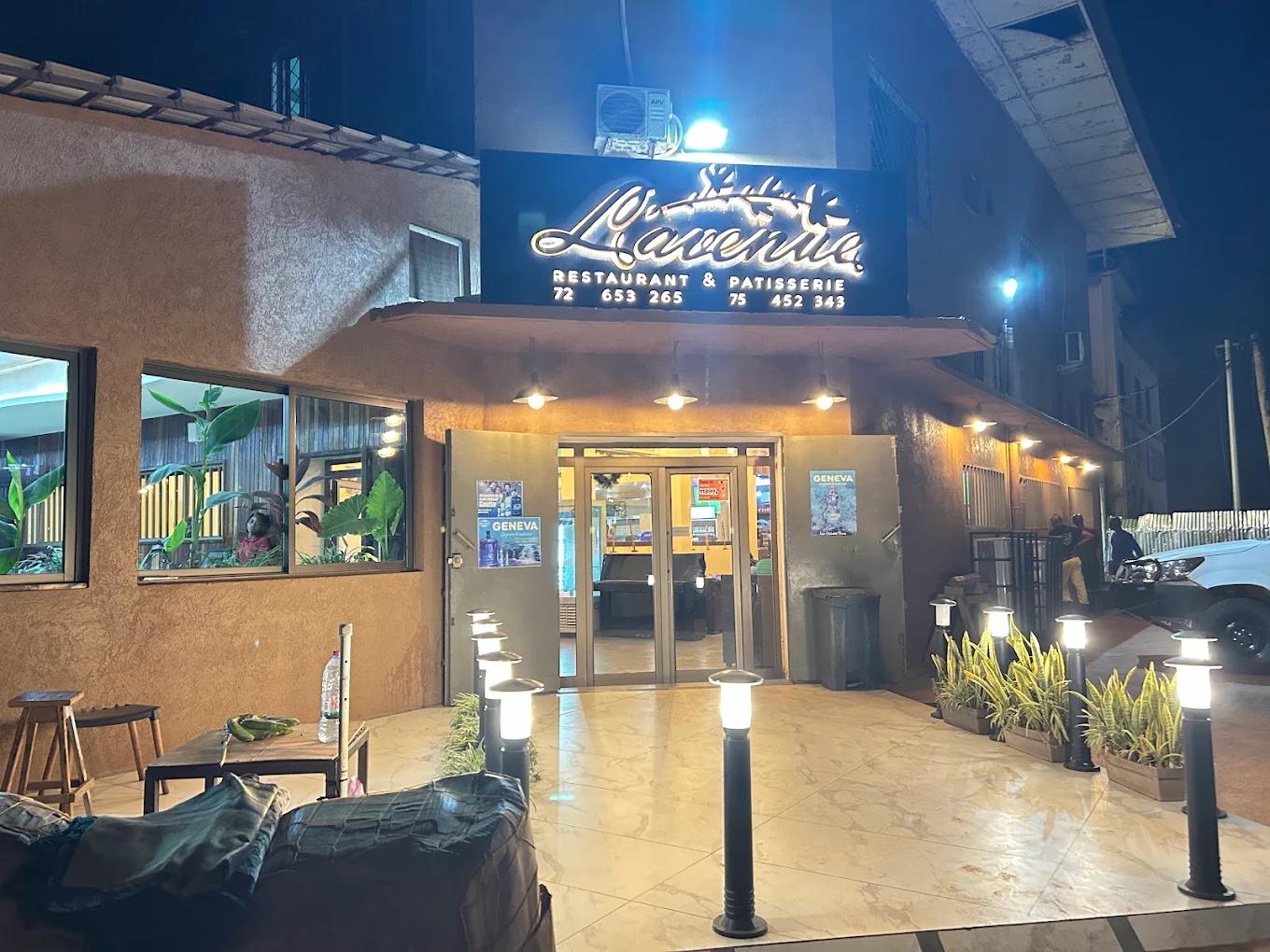 L' Avenue restaurant photo 1