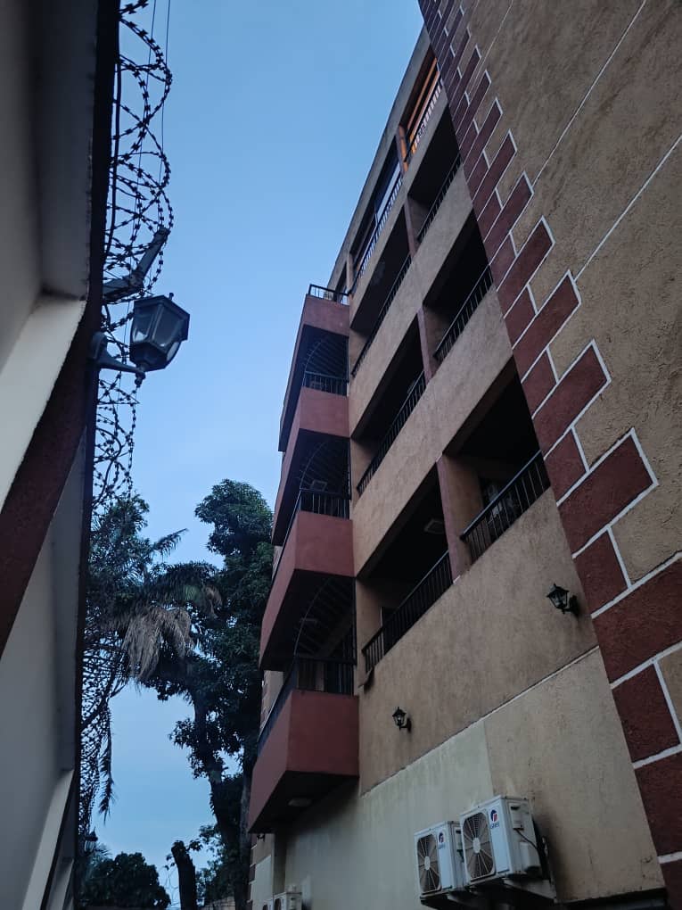 Appartement haut standing 2 chambres – Centre-ville Bangui (derrière Ndekeluka) photo 12