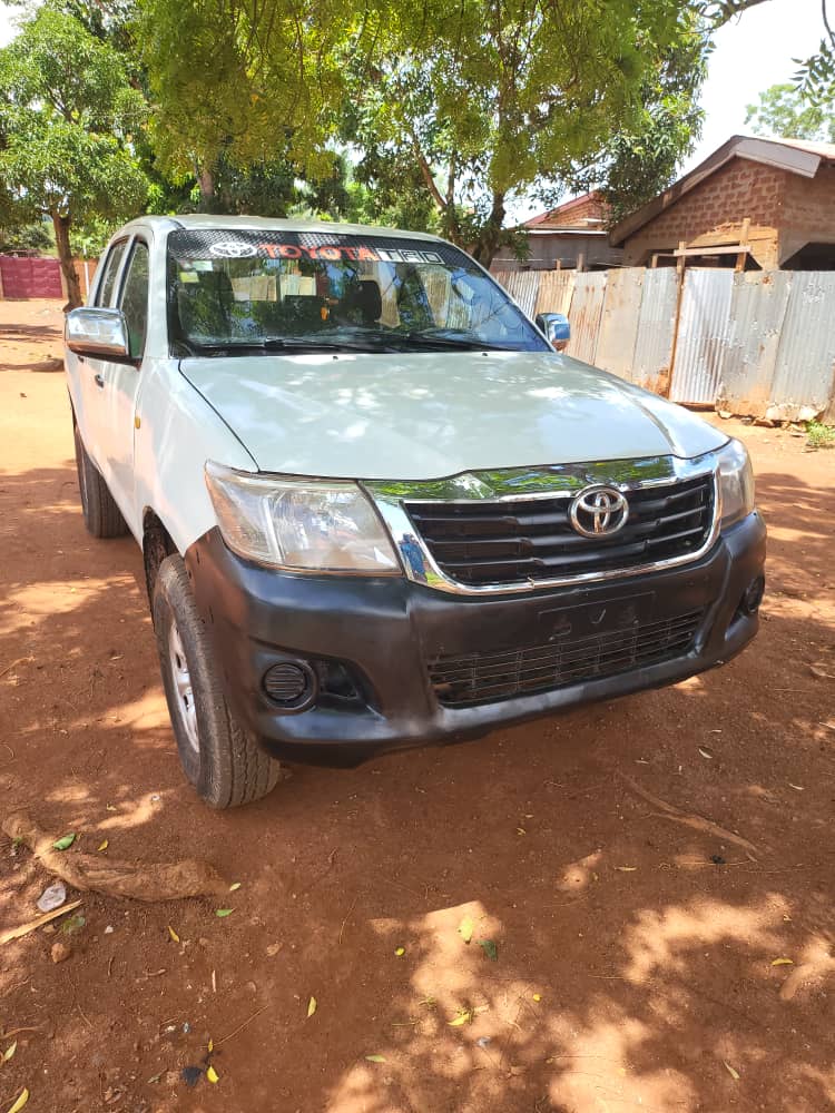 Toyota hilux blanc photo 1