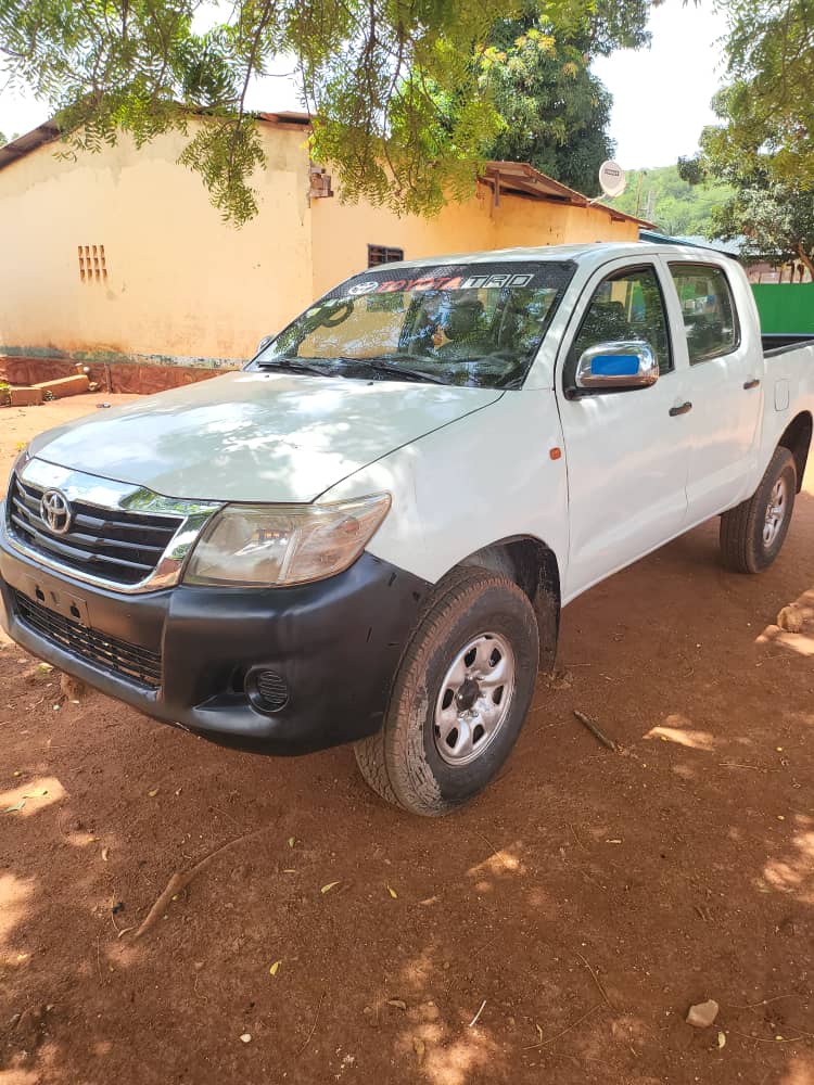 Toyota hilux blanc photo 2