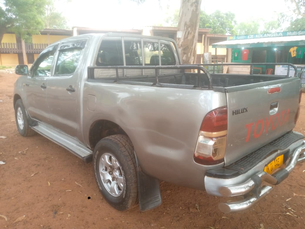 Toyota hilux grise photo 2