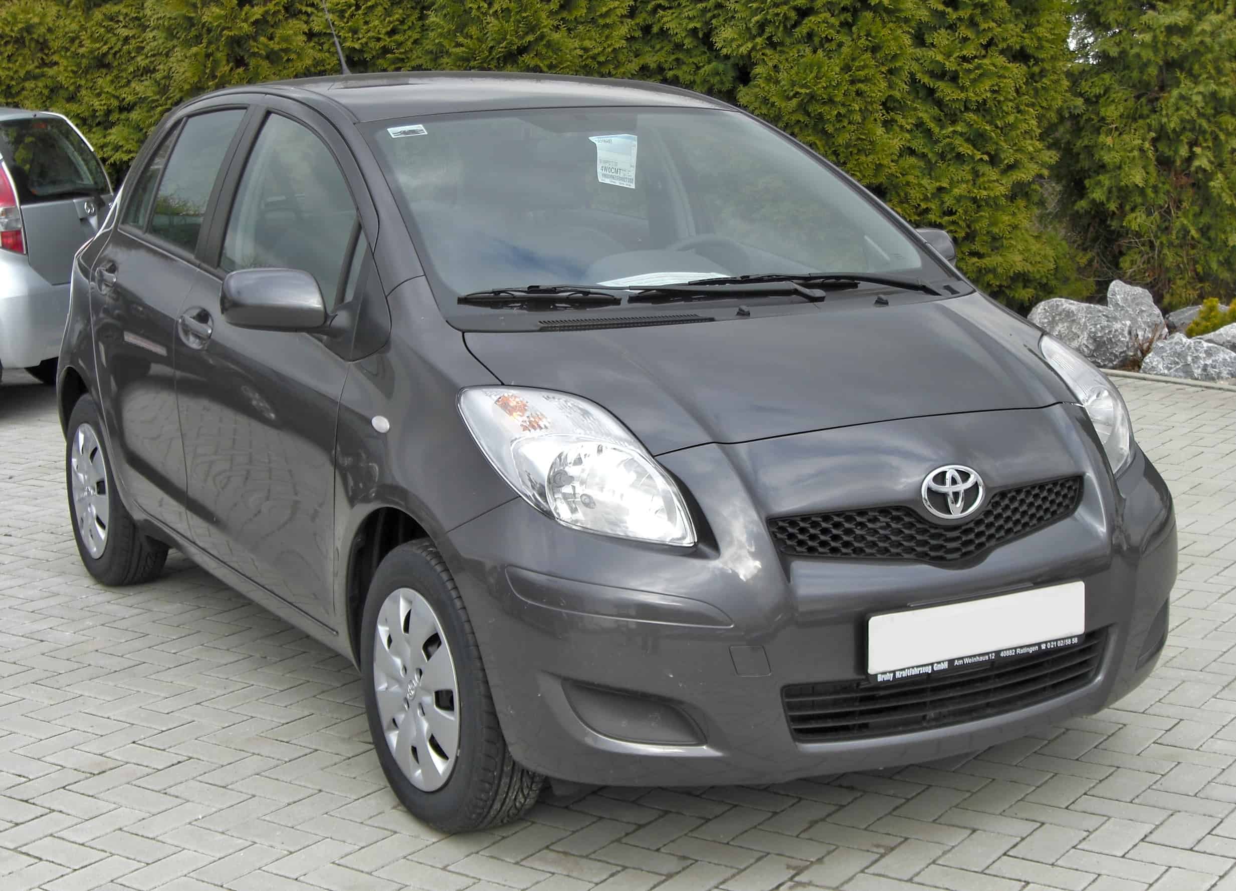 Toyota yaris grise foncee photo 1