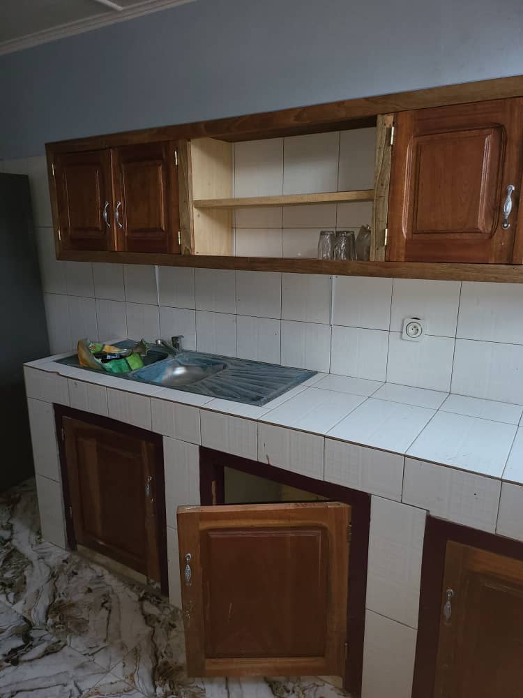 Maison 6 Chambres à Cattin – Confort, Espace & Séjour Idéal à Bangui photo 2