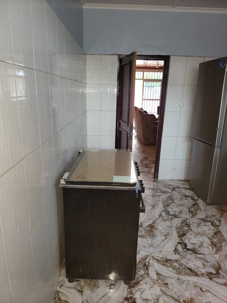Maison 6 Chambres à Cattin – Confort, Espace & Séjour Idéal à Bangui photo 3