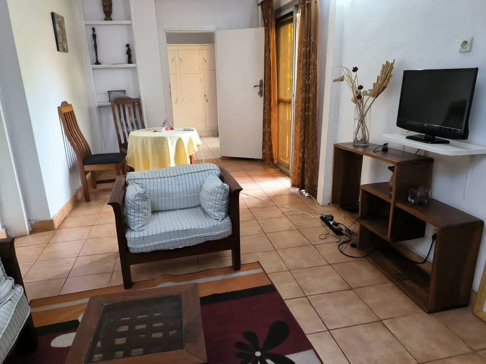 Appartement meublé avec piscine au centre-ville de Bangui – Location courte et longue durée photo 2