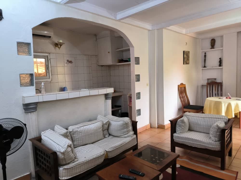 Appartement meublé avec piscine au centre-ville de Bangui – Location courte et longue durée photo 1
