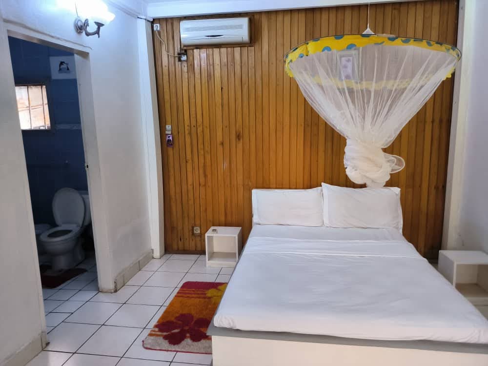 Appartement meublé avec piscine au centre-ville de Bangui – Location courte et longue durée photo 5