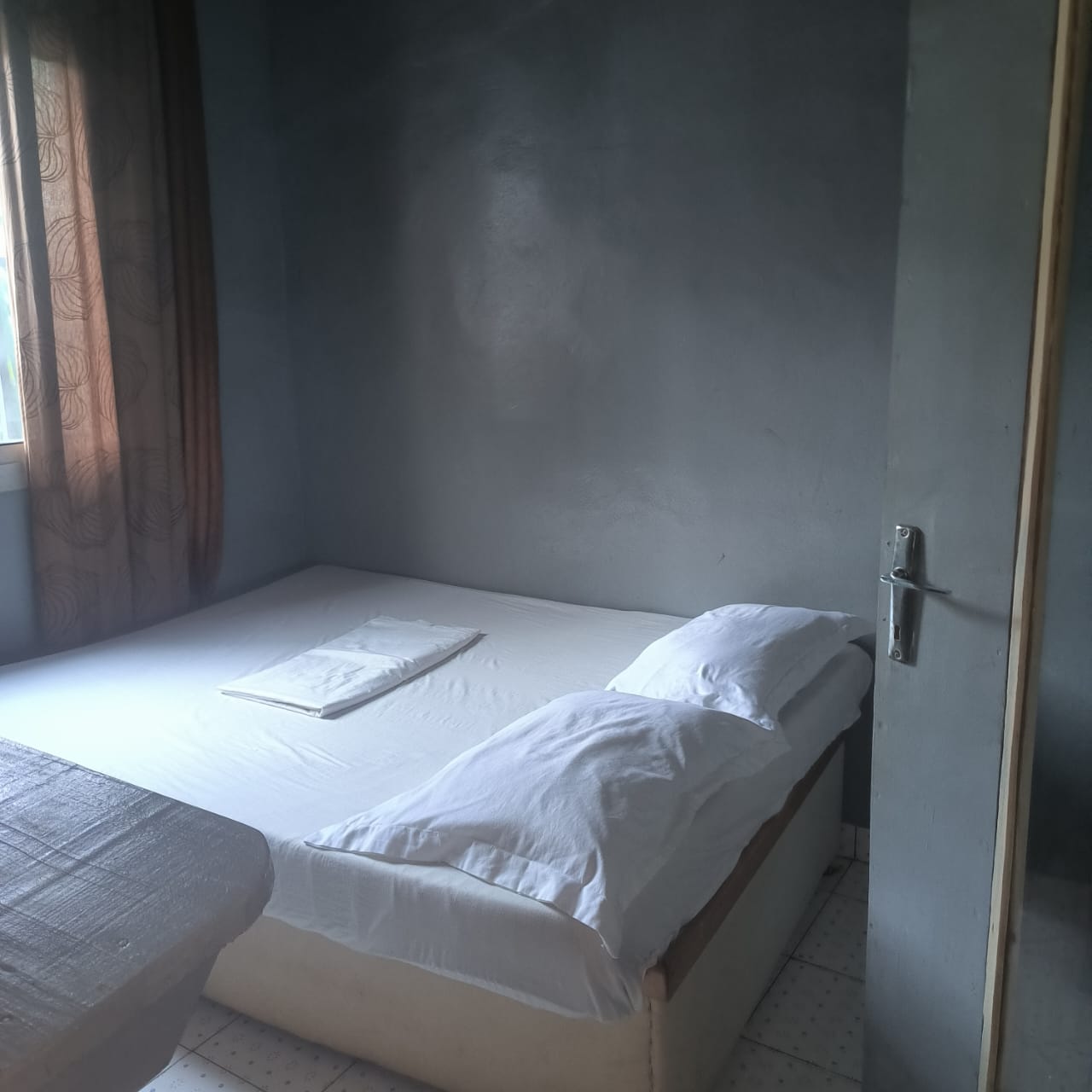 Appartement meublé avec piscine au centre-ville de Bangui – Location courte et longue durée photo 1