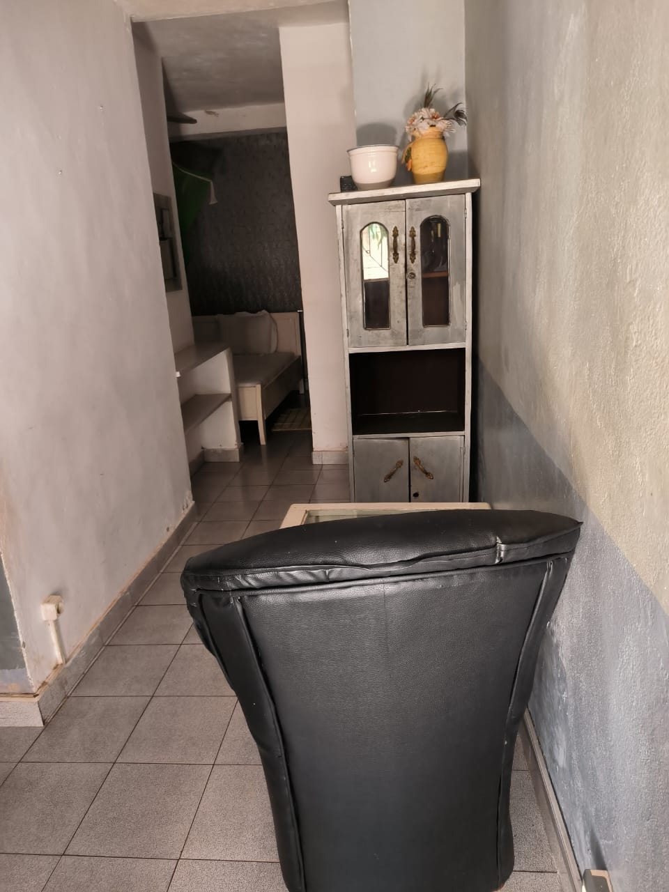Studio meublé tout confort avec piscine au centre-ville de Bangui photo 4
