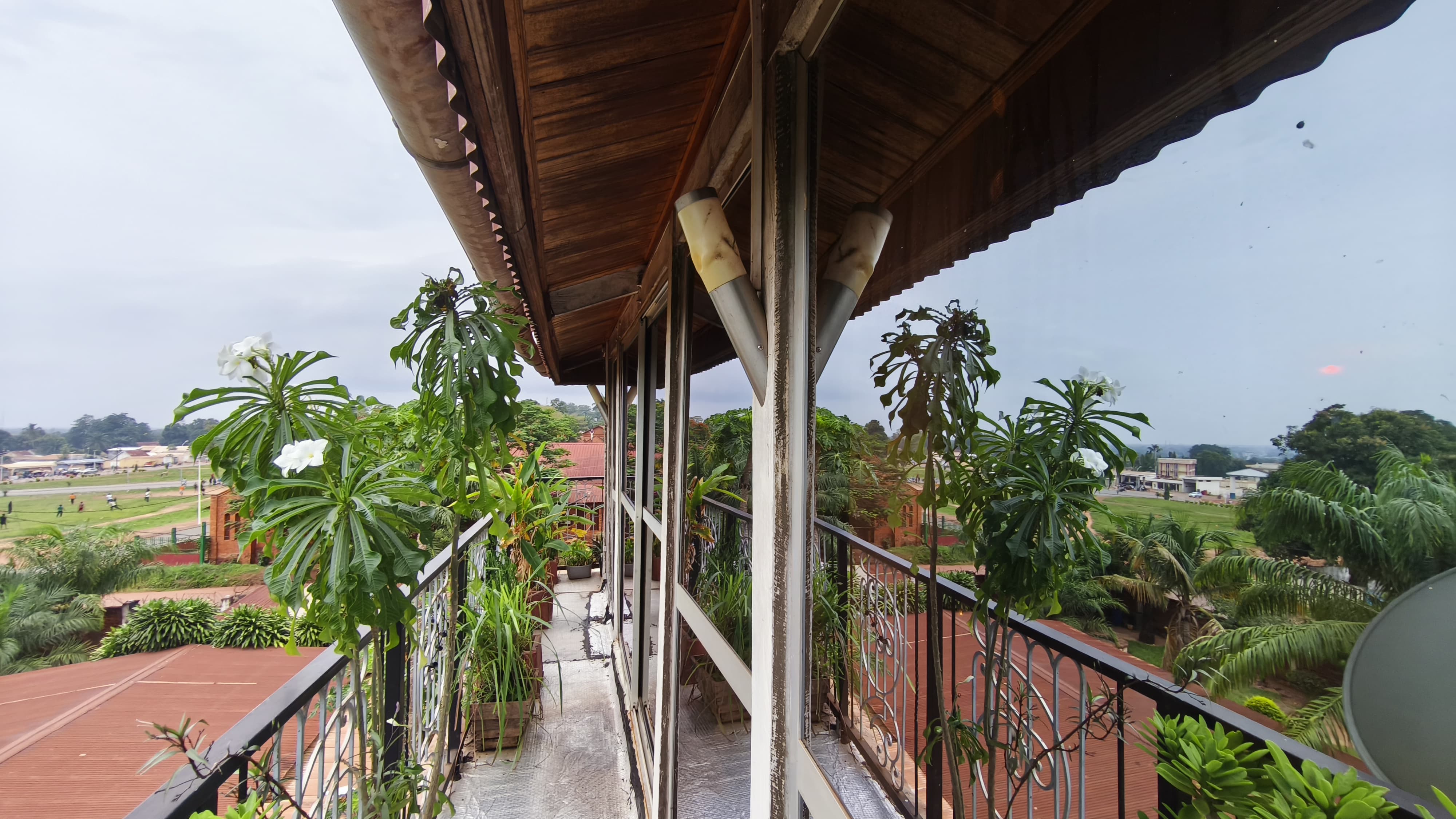 Duplex meublé tout confort avec piscine au centre-ville de Bangui photo 3