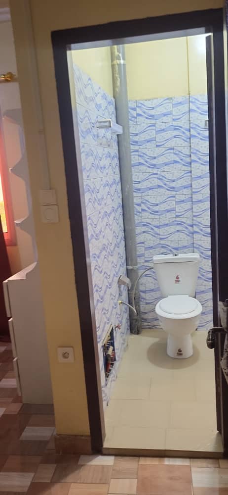 Magnifique appartement meublé 2 chambres avec balcon et vue dégagée à Bangui photo 10