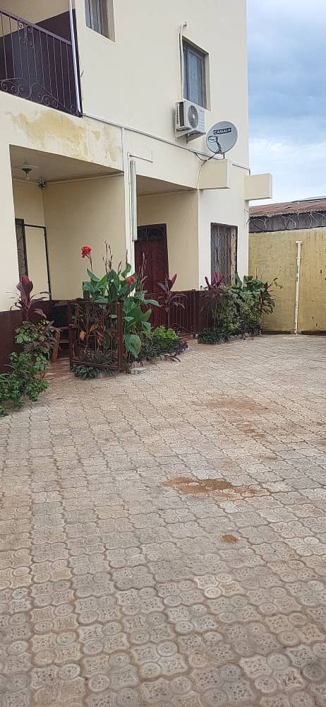 Magnifique appartement meublé 2 chambres avec balcon et vue dégagée à Bangui photo 14