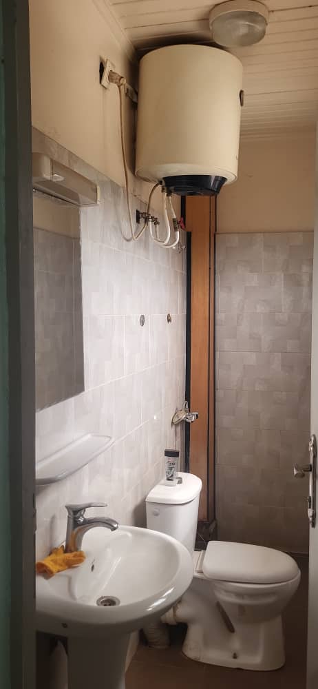 Appartement 2 Chambres Sécurisé à Bangui – Confort Moderne & Séjour Tout Équipé Descriptif SEO photo 4