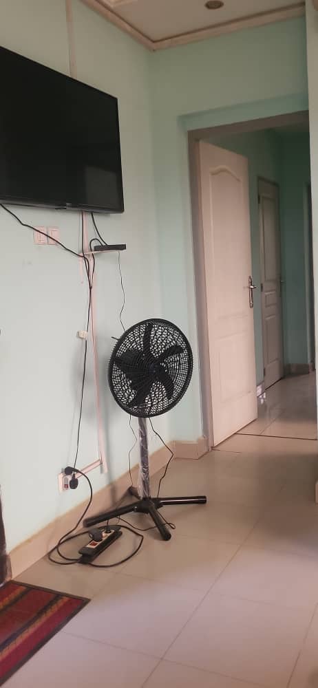 Appartement 2 Chambres Sécurisé à Bangui – Confort Moderne & Séjour Tout Équipé Descriptif SEO photo 5