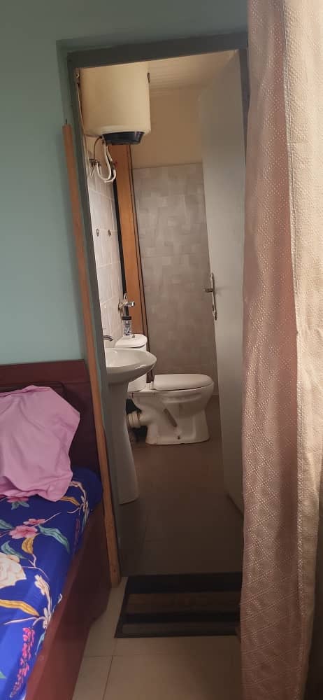 Appartement 2 Chambres Sécurisé à Bangui – Confort Moderne & Séjour Tout Équipé Descriptif SEO photo 7
