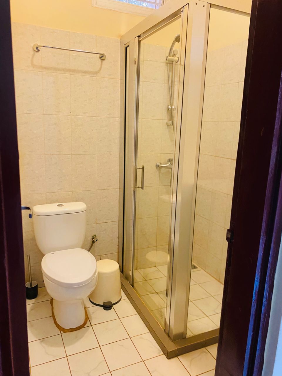 Chambre 2 – Espace et Confort au Rez-de-Chaussée photo 4