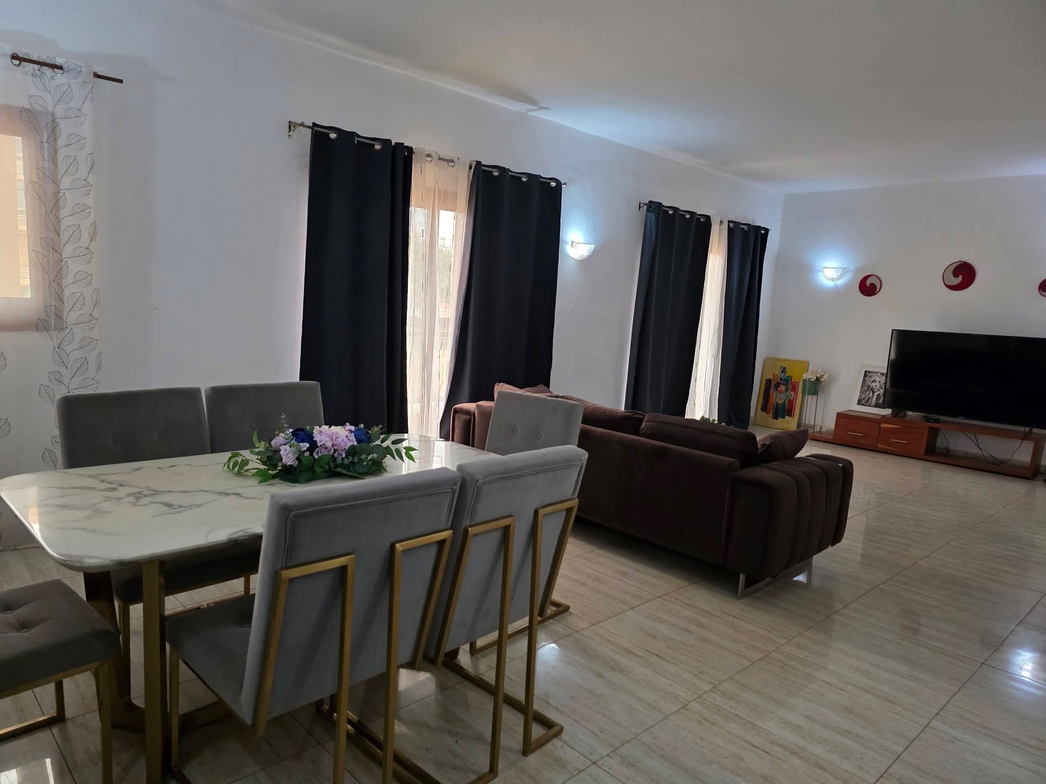 Appartement F3 de standing avec piscine à louer au centre-ville de Bangui – 2 chambres photo 1