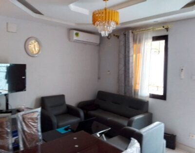 Villa meublée à louer à Bangui – 5 chambres, 2 salons, secteur résidentiel sécurisé