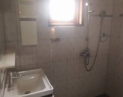 Appartement 3 chambres avec 3 dépendances à Bangui – Confort et espace pour votre séjour