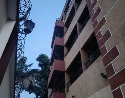 Appartement 2/1 haut standing 2 chambres – Centre-ville Bangui derrière Ndekeluka